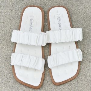 Weeboo Double Strap Scrunch Open Toe Slip On Sandals in White